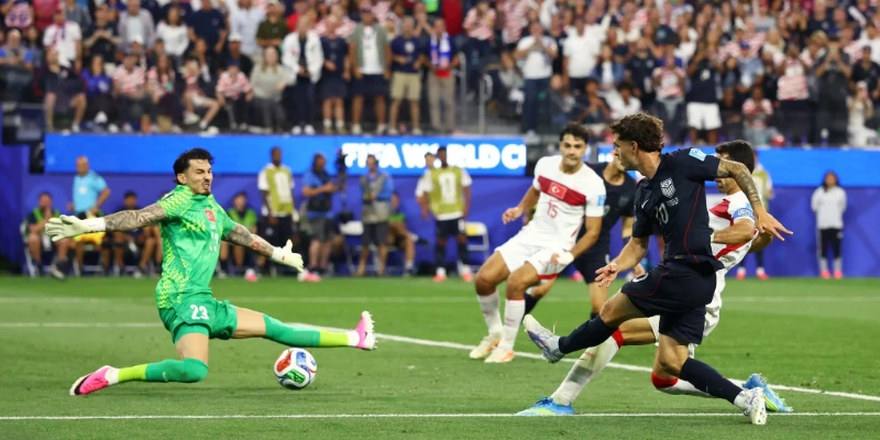 Soi Kèo Mỹ Vs Bosnia Và Herzegovina 07h00 02/07 World Cup 2026 2 Mỹ tung đội hình tối ưu, Bosnia chờ kinh nghiệm của Džeko
